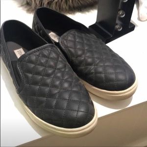 STEVE MADDEN SLIP ON SHOES
